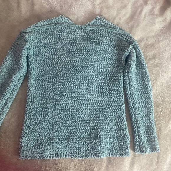 Green Sweater - Picture 2 of 3